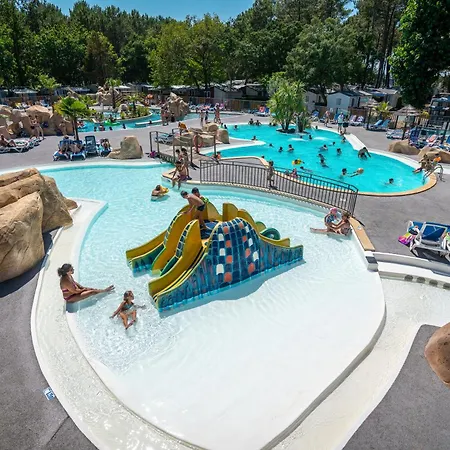 Camping Lou Pignada ***** 营地 5*
