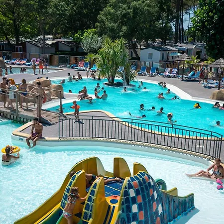 Camping Lou Pignada ***** 营地 梅桑热
