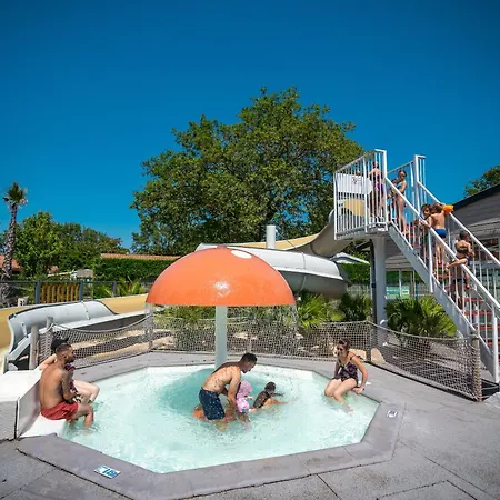 营地 Camping Lou Pignada ***** 梅桑热
