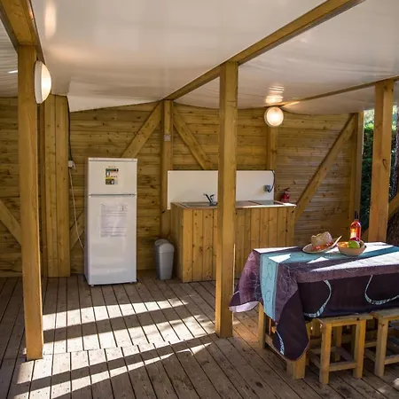 Camping Lou Pignada ***** 营地 梅桑热