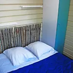 אתר קמפינג Camping Lou Pignada ***** מסאנז'