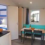 אתר קמפינג Camping Lou Pignada *****