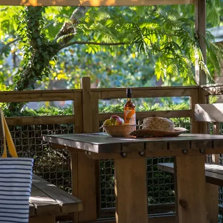 Camping Lou Pignada ***** 5* ميسانج