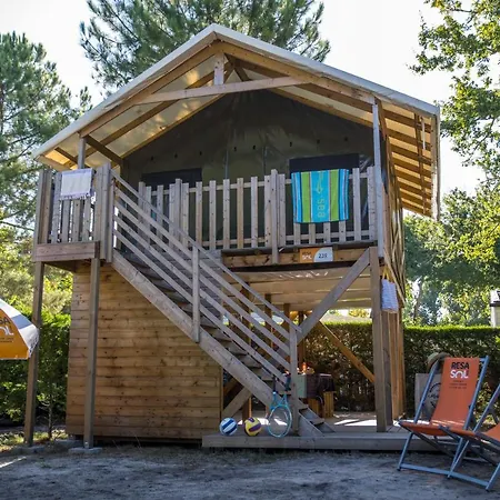 مكان تخييم Camping Lou Pignada ***** 5*